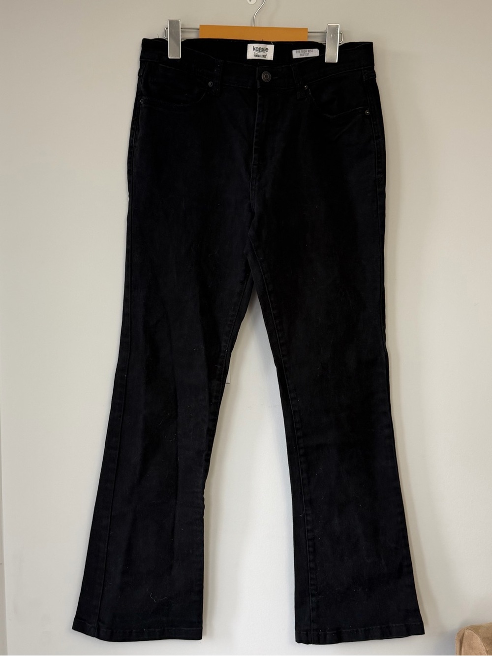 (8) Kensie Black Women's Jeans - Classic Straight Leg